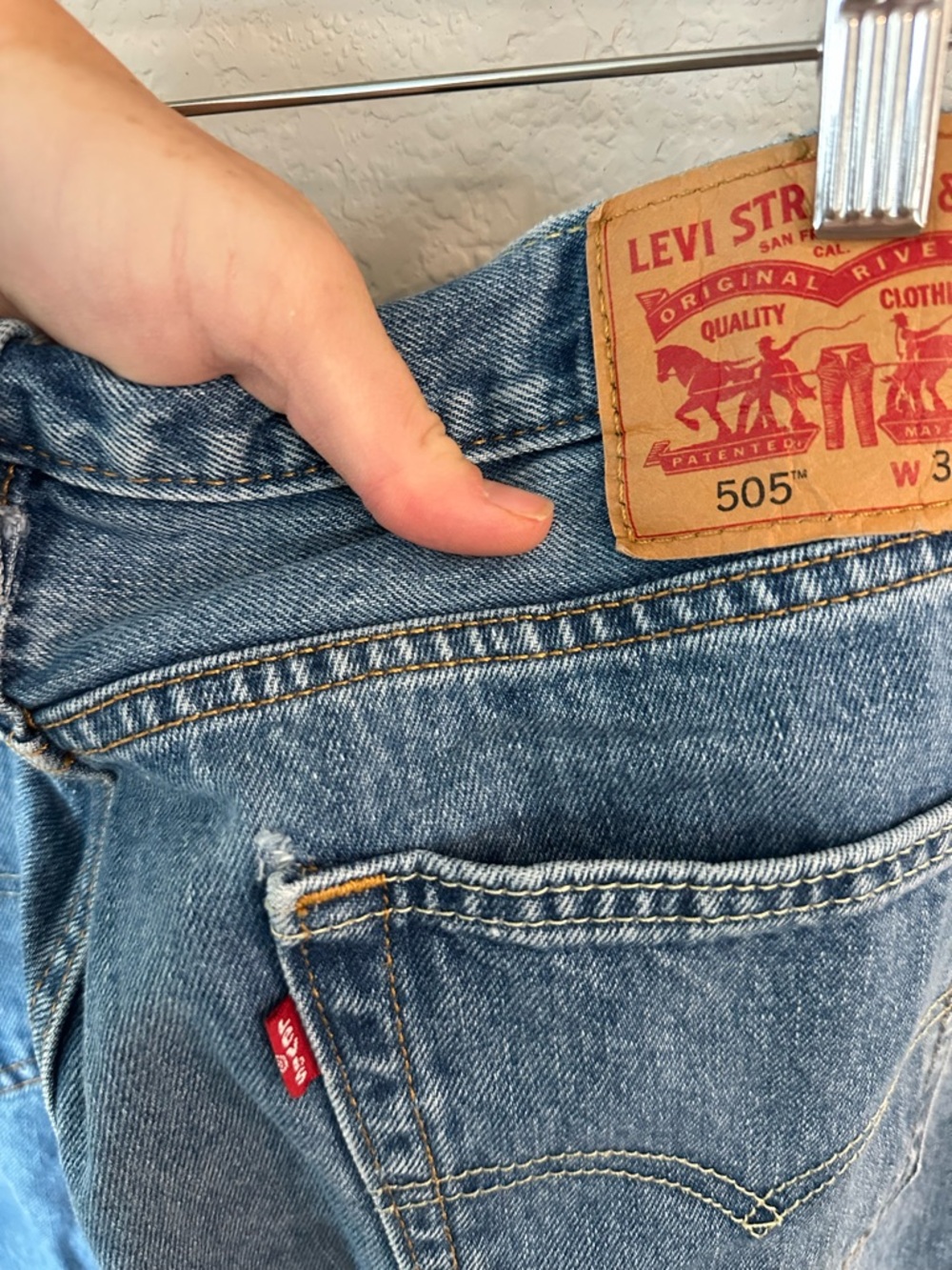 Levi’s 505 - Picture 3 of 5